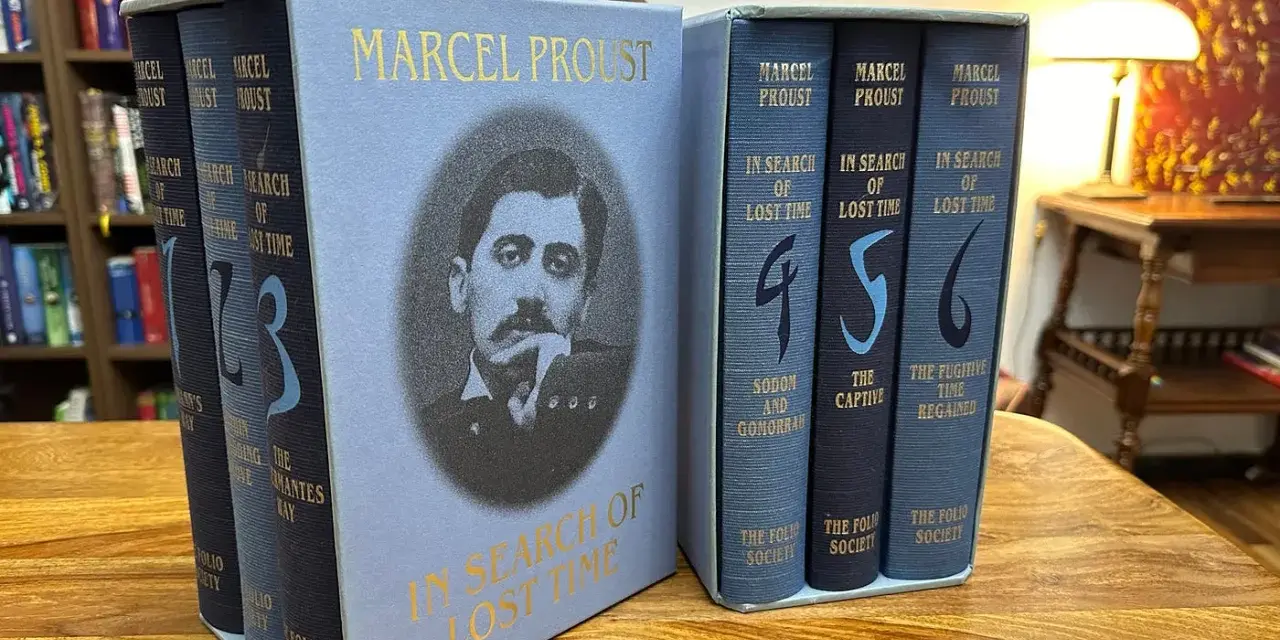 Zestaw książek Marcela Prousta "W poszukiwaniu straconego czasu" od Folio Society.