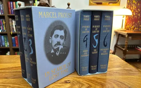 Zestaw książek Marcela Prousta "W poszukiwaniu straconego czasu" od Folio Society.